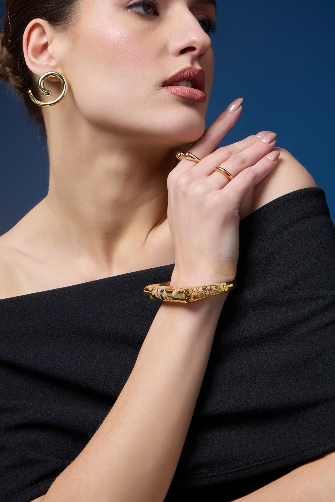 Imperial Aura | Golden Diamond Bracelet