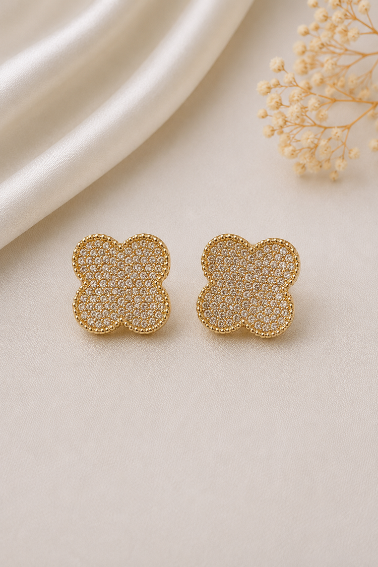 Celestial Clover Elegance Gold Jewelry Ensemble