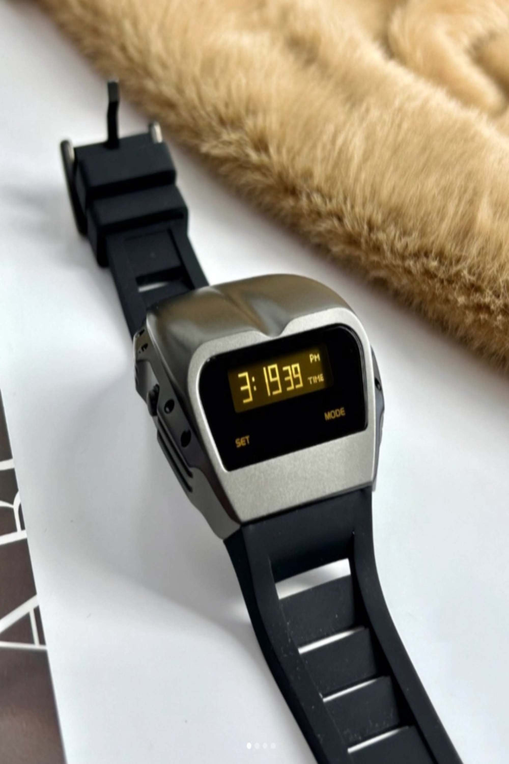 Old Retro | Dark Grey Digital Watch