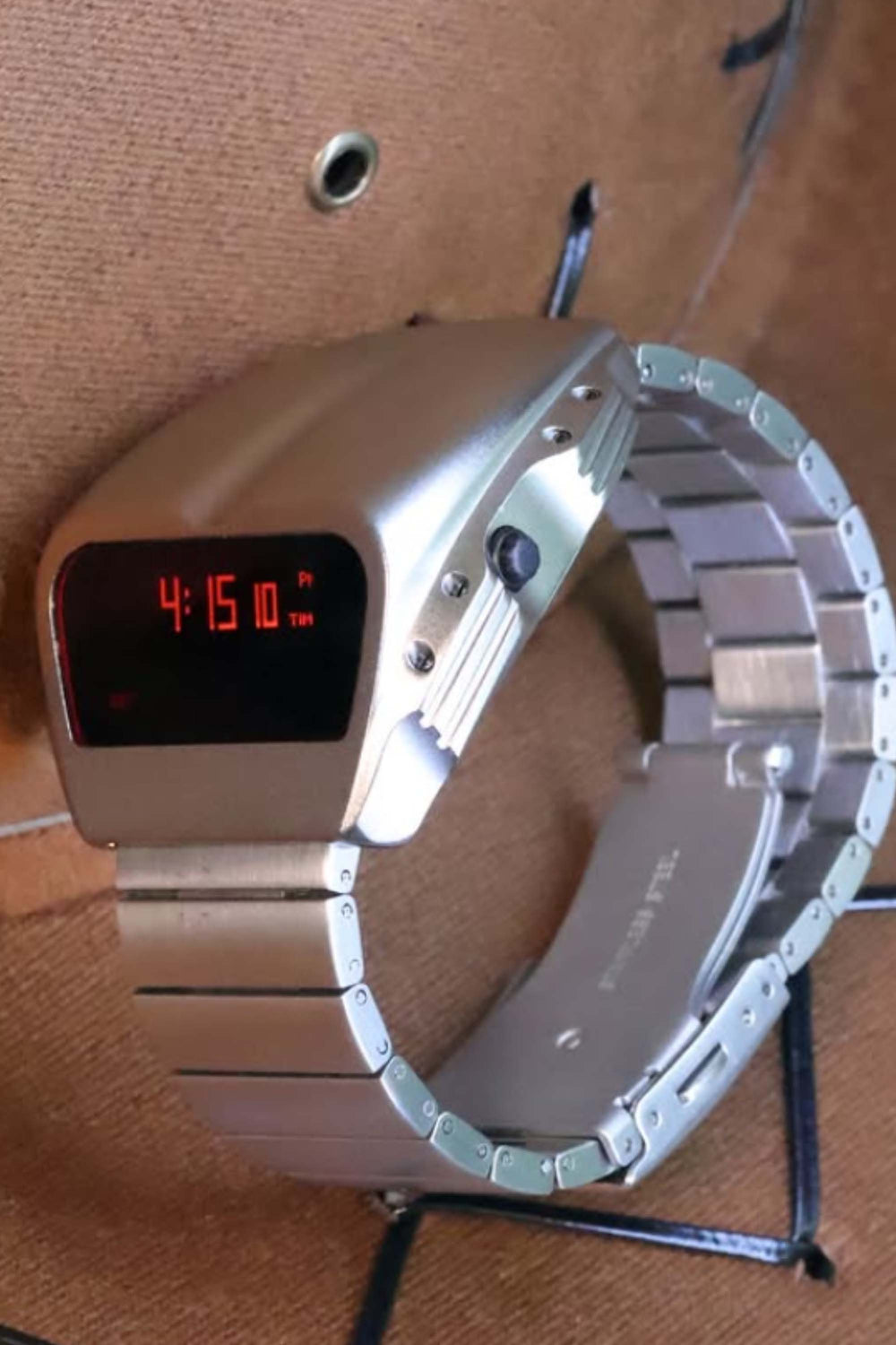Luxe Rock | Silver Red Digital Watch
