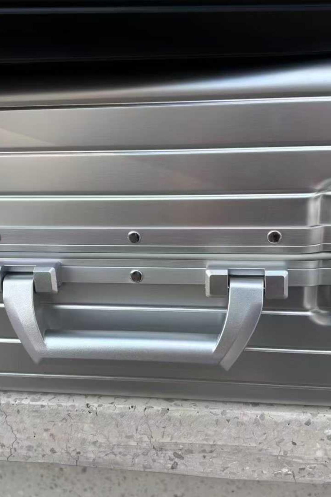 Zivanche Vaultor 60-Slot Watch Travel Case - Titanium Silver
